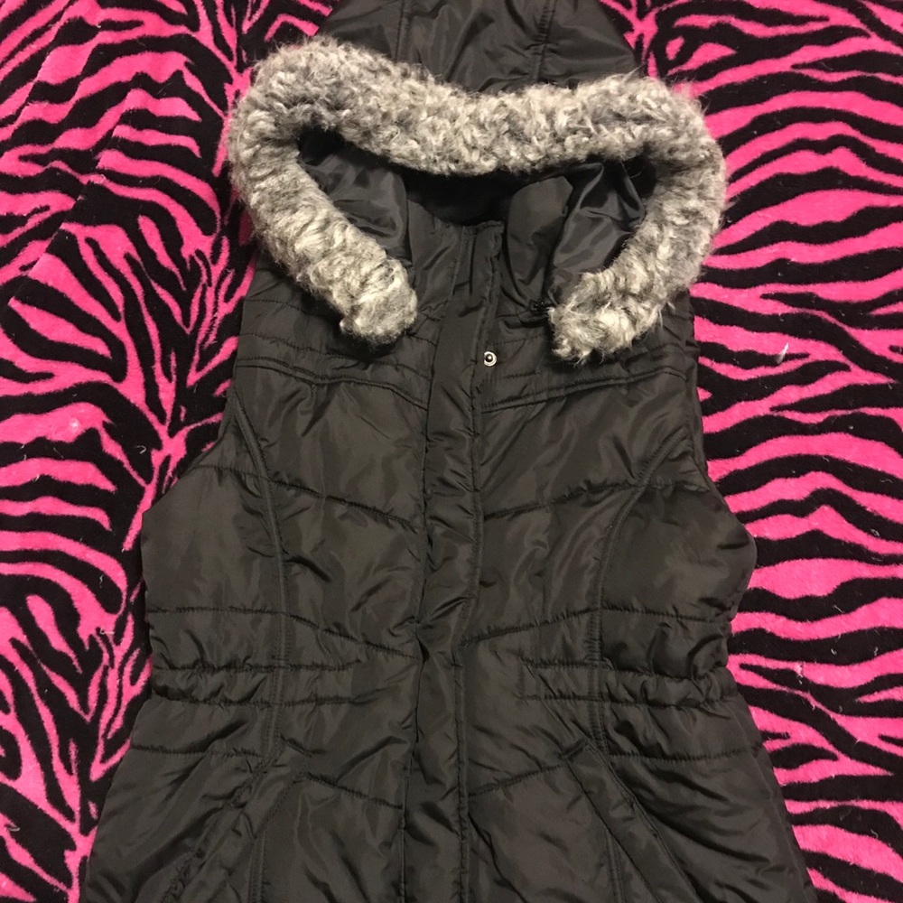 New York & Company Black Vest Size Small Gray Fur